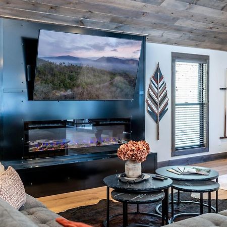 New Rustic Luxe Cabin Billiards Spa Near Gsmnp Townsend Dış mekan fotoğraf