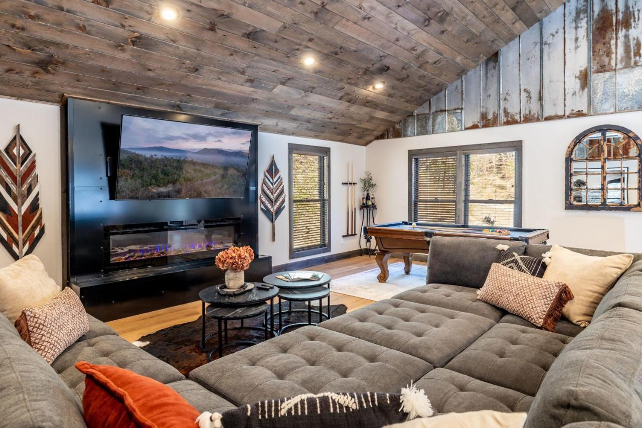 New Rustic Luxe Cabin Billiards Spa Near Gsmnp Townsend Dış mekan fotoğraf