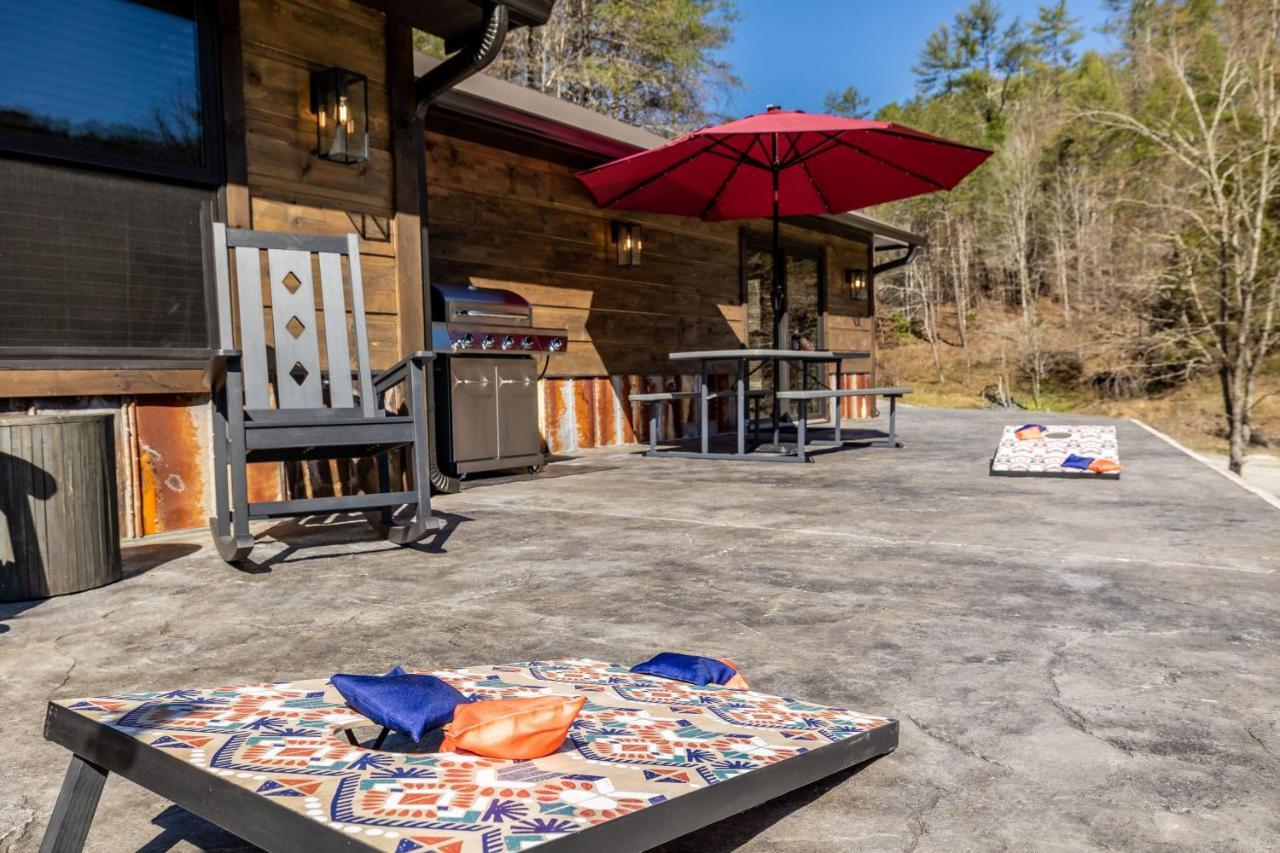 New Rustic Luxe Cabin Billiards Spa Near Gsmnp Townsend Dış mekan fotoğraf