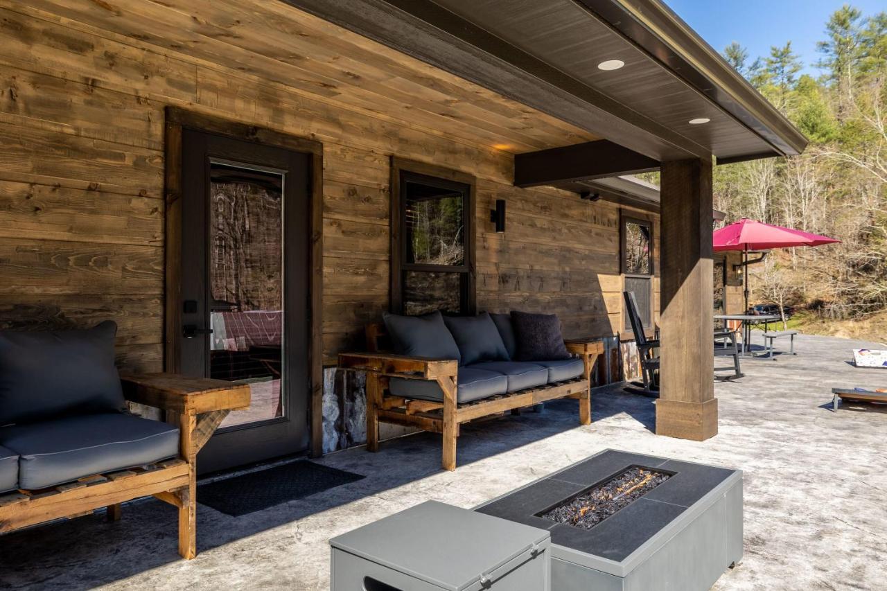 New Rustic Luxe Cabin Billiards Spa Near Gsmnp Townsend Dış mekan fotoğraf