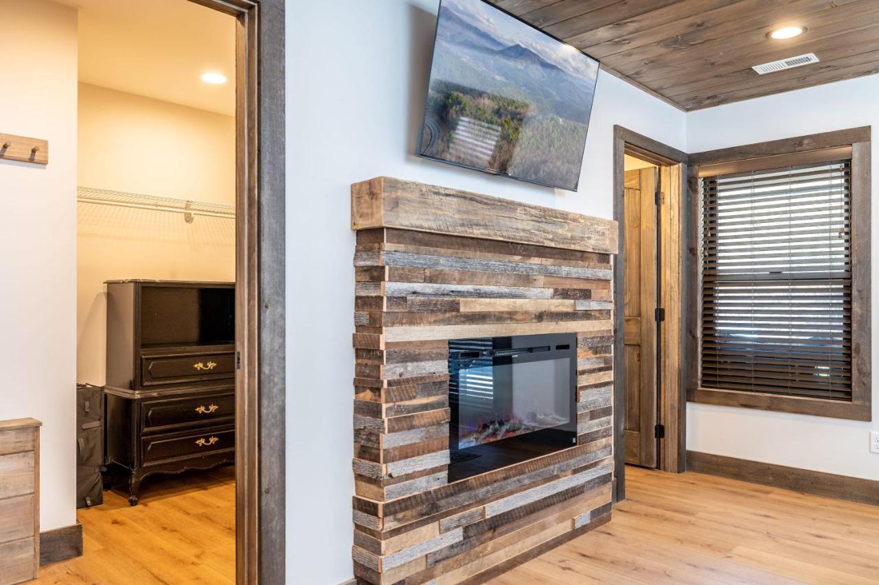 New Rustic Luxe Cabin Billiards Spa Near Gsmnp Townsend Dış mekan fotoğraf