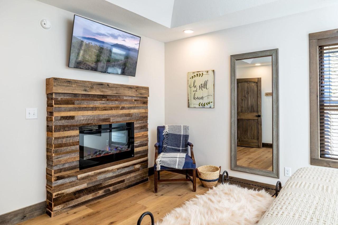 New Rustic Luxe Cabin Billiards Spa Near Gsmnp Townsend Dış mekan fotoğraf