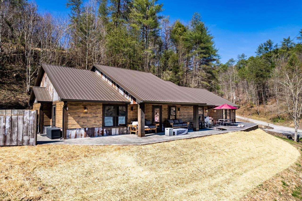 New Rustic Luxe Cabin Billiards Spa Near Gsmnp Townsend Dış mekan fotoğraf