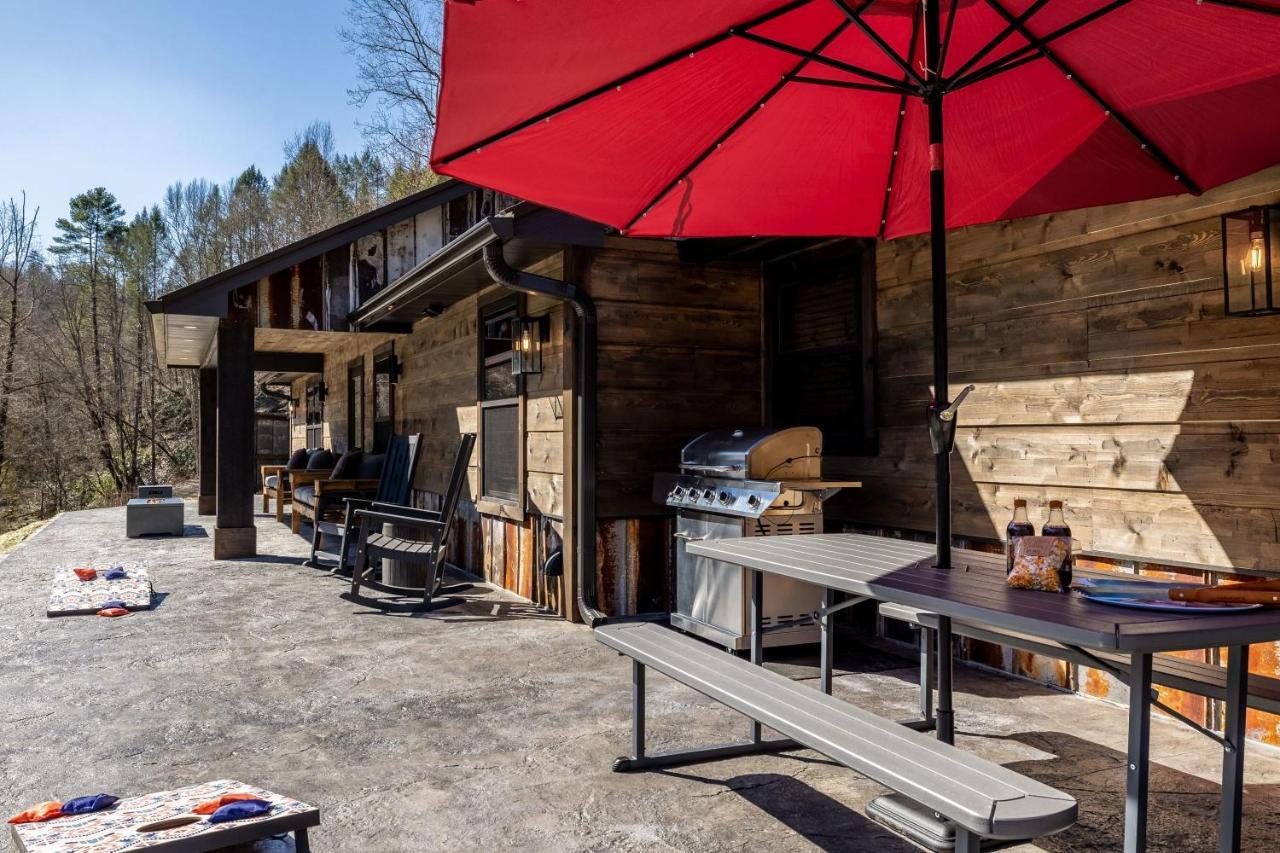New Rustic Luxe Cabin Billiards Spa Near Gsmnp Townsend Dış mekan fotoğraf